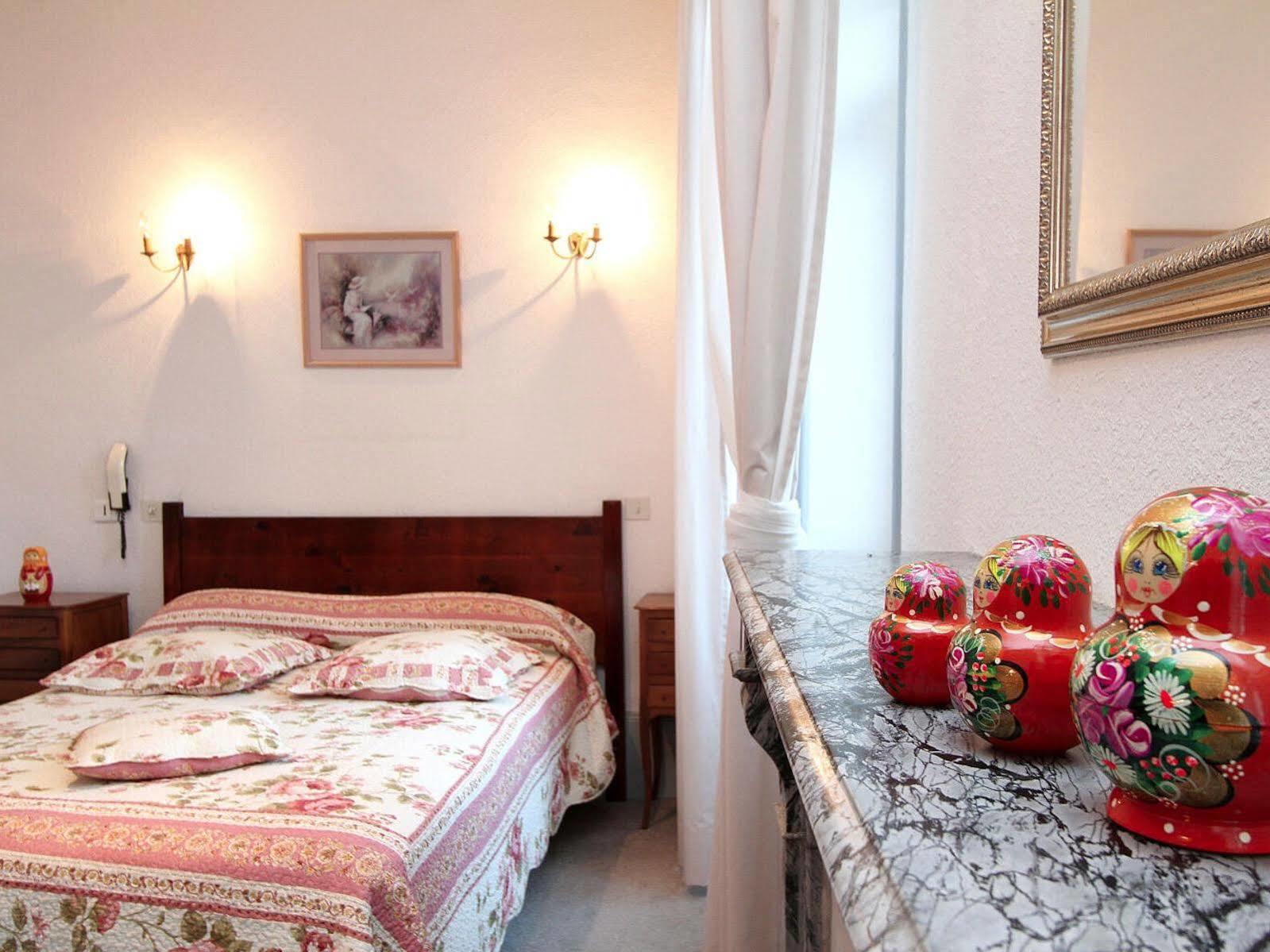 Logis Hotel Le Prieure Bourg-Saint-Andéol Екстериор снимка